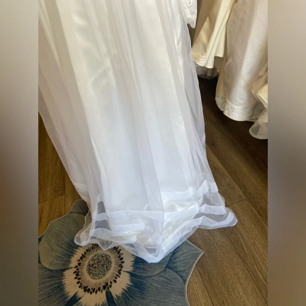 Vintage Wedding Dress - Picture 6 of 12